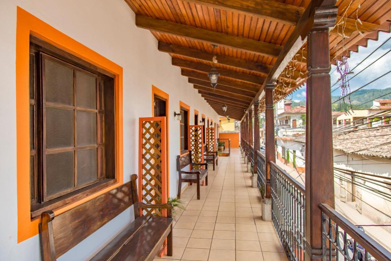 Berakah B&B- Central Park Copán Екстериор снимка